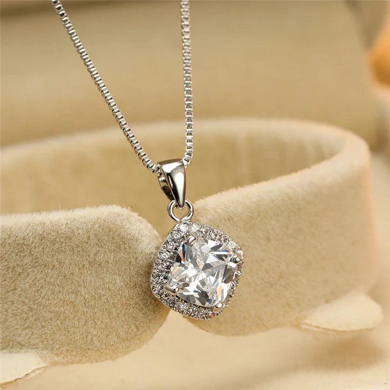 Colar Pingente Zircônia Cúbica - Elegância e Simplicidade - Heraki Joias