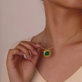 Colar Feminino Geométrico de Zircônia com Pingente Brilhante - Heraki Joias