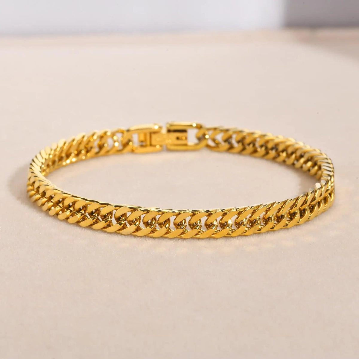 Pulseira Feminina de Elos Cubanos Dourada em Aço Inoxidável - Heraki Joias