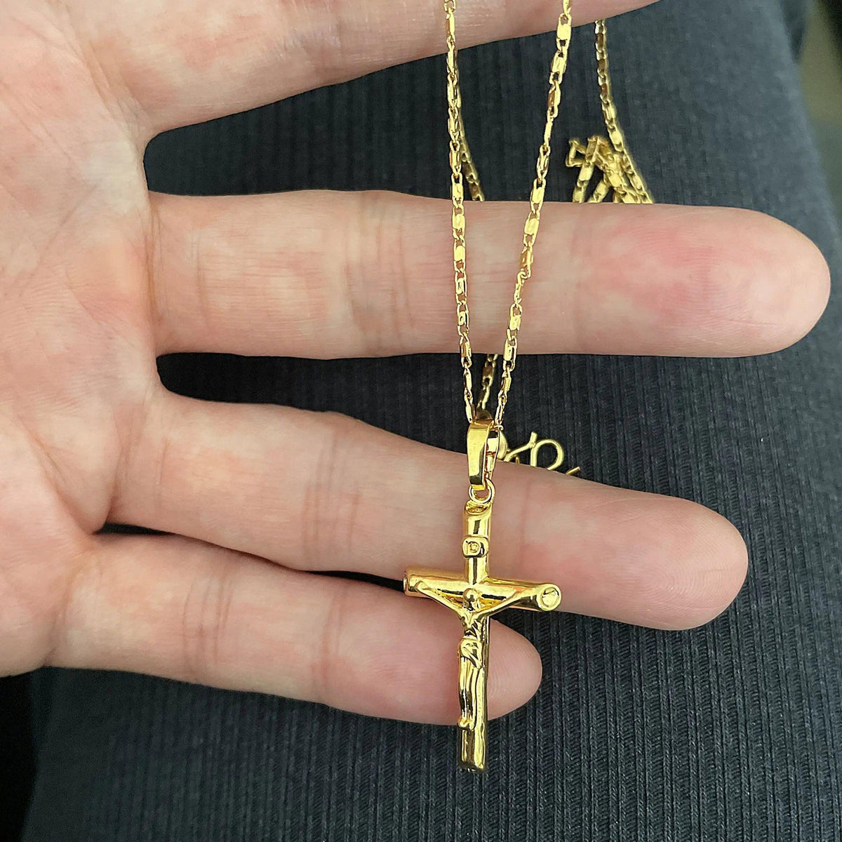 Colar Cruz Banhado a Ouro 24K - Elegância Autêntica - Heraki Joias