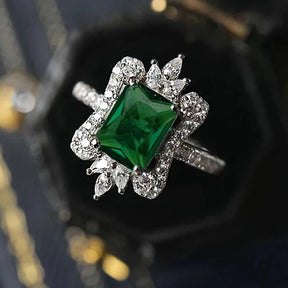 Anel de Zircônia Cúbica Verde Brilhante - Heraki Joias